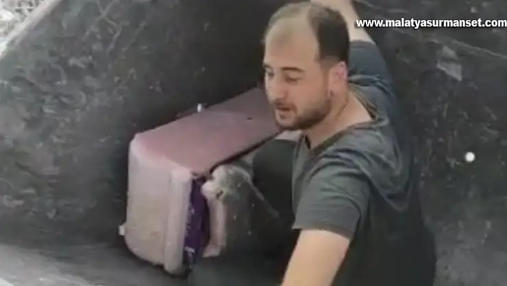 Yıkılan evinin enkazında kalan milyonluk altınları böyle kurtardı