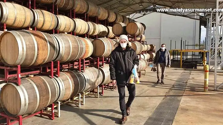 Yılbaşı öncesi sıkı denetim: Şarap fıçıları dizildi