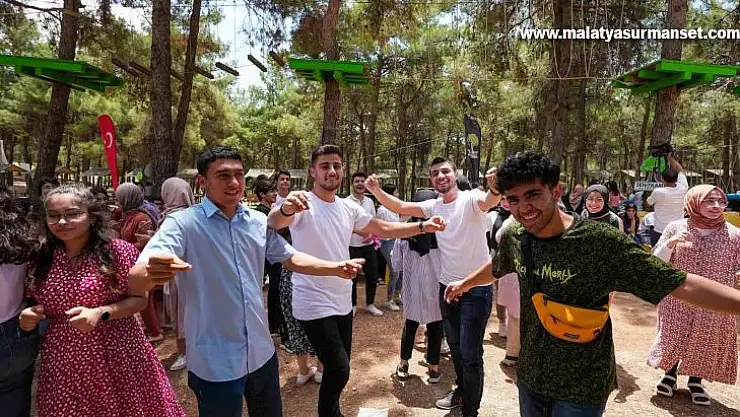 YKS'ye girecek öğrencilere moral pikniği