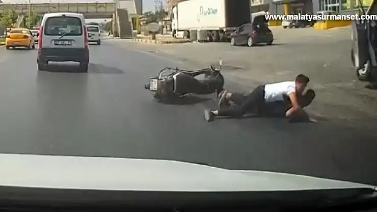 Yola dökülen yağ nedeniyle ölümden döndüler