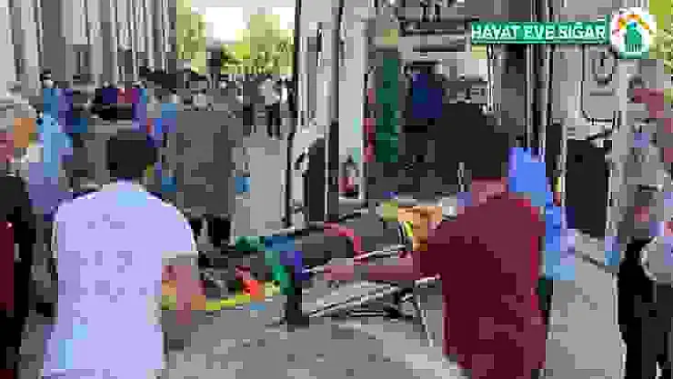 Yolcu minibüsü ile kamyon çarpıştı: 1 ölü, 19 yaralı