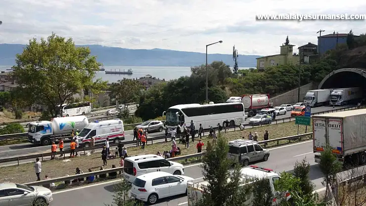 Yolcu otobüslerinin karıştığı trafik kazasında 2'si bebek 4 yaralı