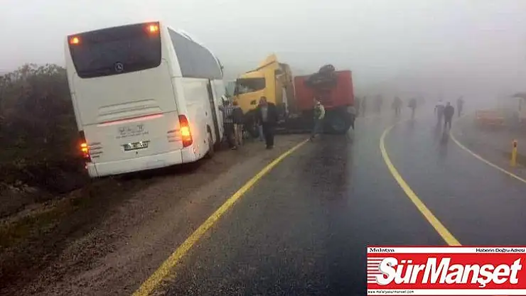 Yolcu otobüsü ile tır çarpıştı 5 yaralı