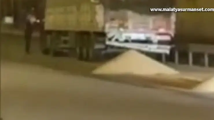Yolcu otobüsü tıra arkadan çarptı: 1 ölü, 11 yaralı