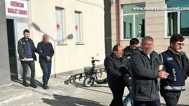 Yolcu otobüsünün deposunda kaçak göçmen taşıyan 3 kişi tutuklandı