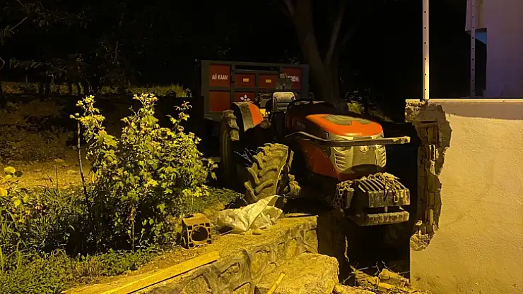 Yoldan Çıkan Traktörün Çarptığı 4 Çocuktan 2'si Öldü