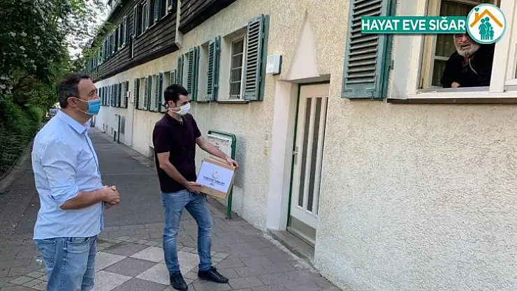 YTB desteğiyle Almanya'da yaşayan gençlerden örnek davranış