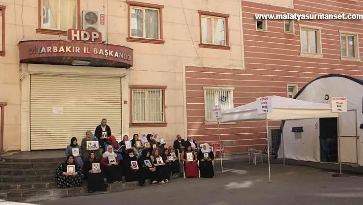 Yüreği yanık ailelerin evlat nöbeti bin 148'inci gününde devam ediyor