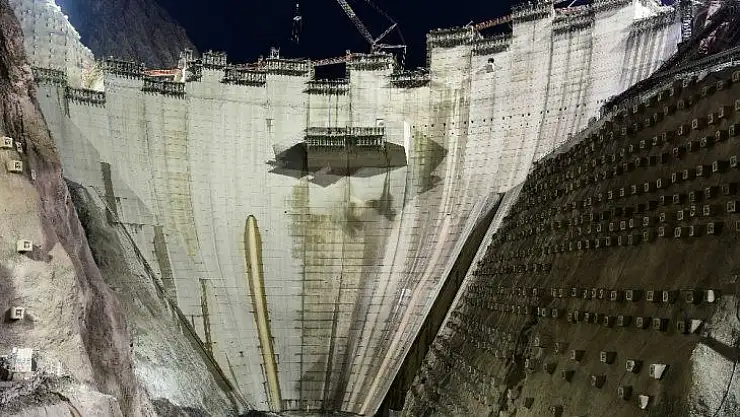 Yusufeli Barajı'nda son 100 metre