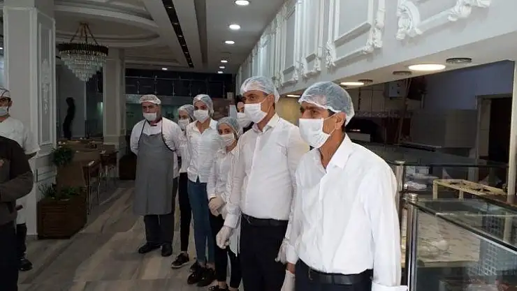 Zabıtadan esnafa korona virüs bilgilendirme