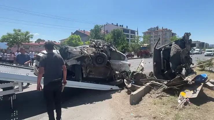 Zincirleme trafik kazasında 2 işi öldü, 3 kişi yaralandı