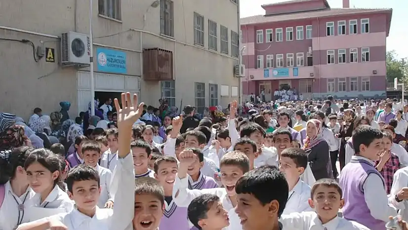 18 milyon öğrenci için ilk ara tatil başladı