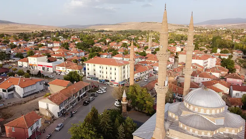 Asırlık Minare Zamana Meydan Okuyor!