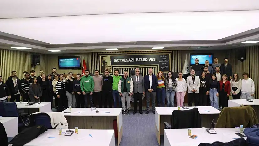 Battalgazi'de gençlik çalışmaları öğrencilerle istişare edildi