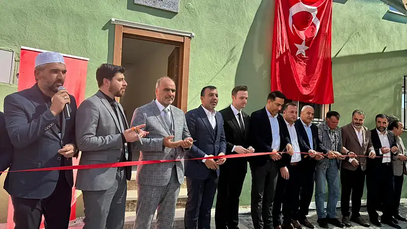 Depremin vurduğu Malatya'da bir cami daha ibadete açıldı
