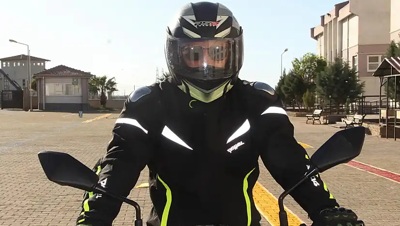 Eldivensiz Motosiklet Sürmek Artık Suç! İşte Yeni Kurallar