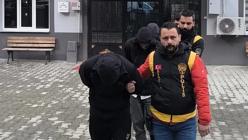 Emekli maaşını gasp eden 4 şüpheli tutuklandı