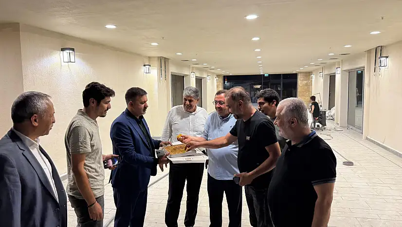 İl Başkanı Bakan çarşı merkezinde incelemelerde bulundu