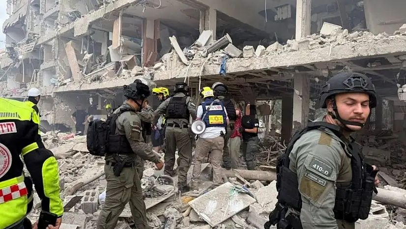 İsrail'in Kalbi Vuruldu Füze Dalgaları Kritik Noktaları Hedef Aldı
