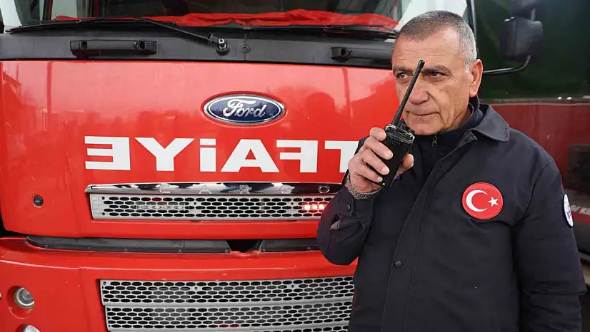 İtfaiye çavuşu 32 yılın ardından son telsiz anonsunu yaparak emekli oldu