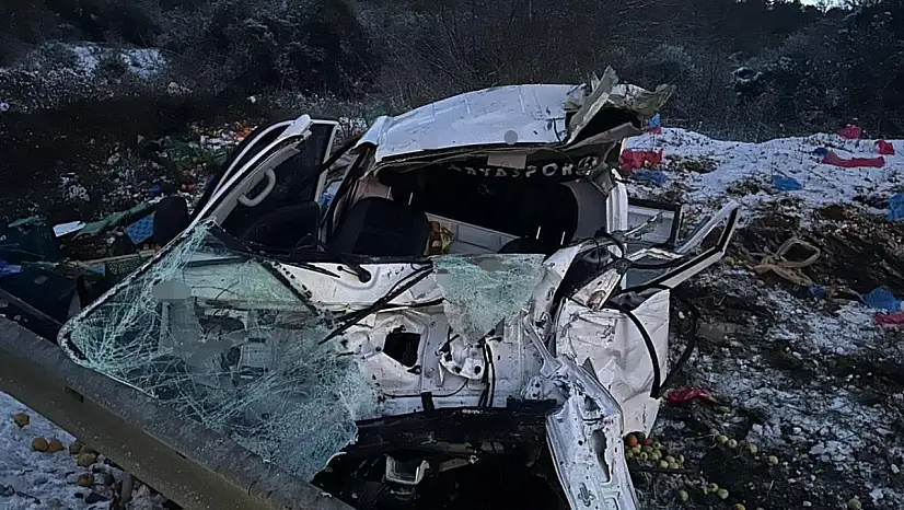 Kamyonet Takla Attı Baba Ve Oğlu Yaralandı