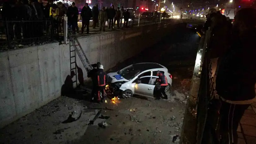 Kontrolden çıkan otomobil sulama kanalına düştü: 1 yaralı