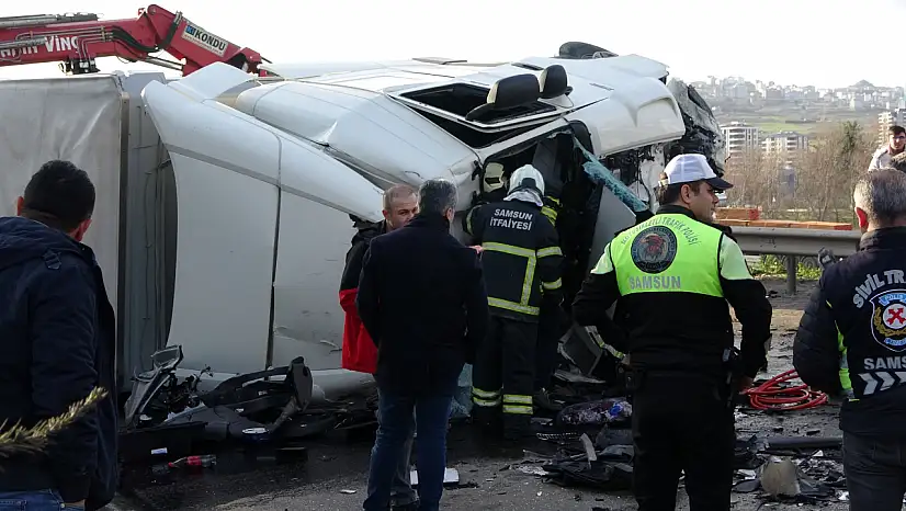 Kontrolden Çıkan Tır Karşı Şeride Geçti, 1 Ölü 3 Yaralı