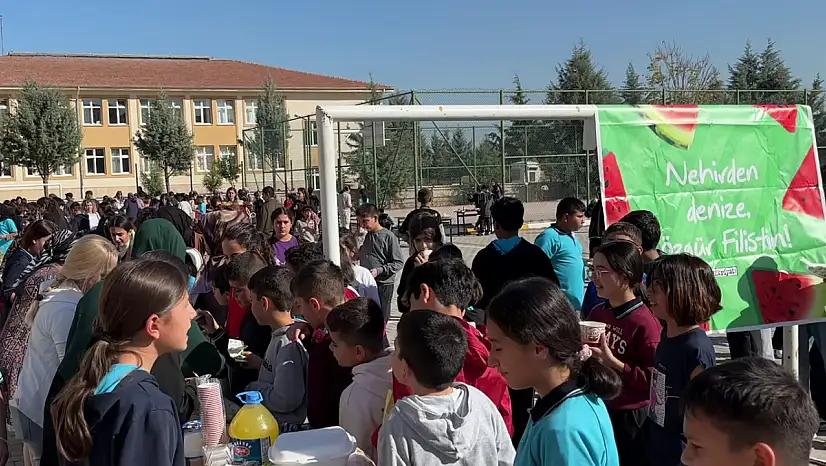 Malatya'da ortaokul öğrencilerinden Gazze yararına kermes