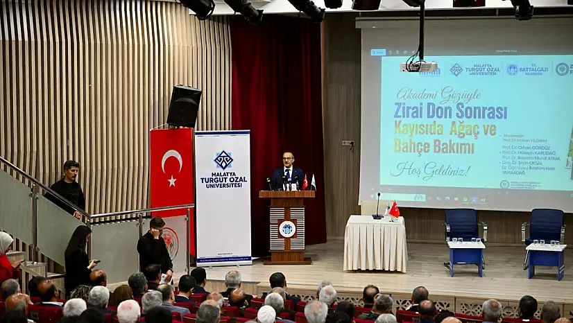 Malatya'da zirai don sonrası kayısıda ağaç ve bahçe bakımı toplantısı