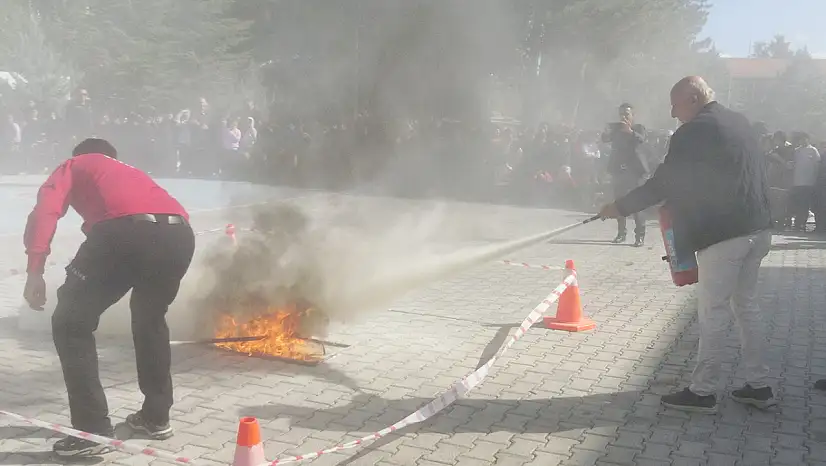 Malatya'daki okullarda eş zamanlı tahliye tatbikatı yapıldı