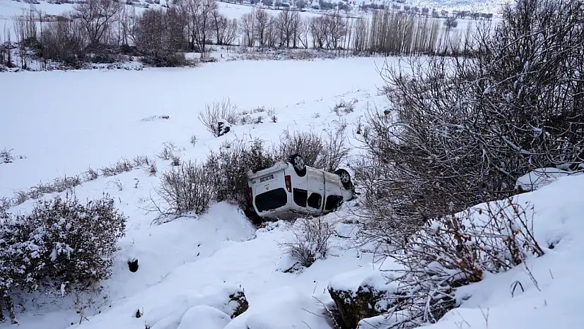 Mazıdağı'nda kar yağışı kazaya neden oldu: 6 yaralı