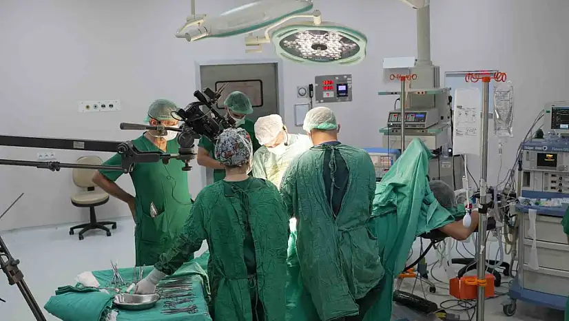 MEAH'ta 14 başarılı ameliyat canlı olarak gerçekleştirildi