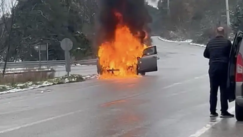 Otomobil Alev Topuna Döndü