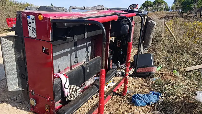 Safari Aracı Devrildi 9 Turist Yaralandı