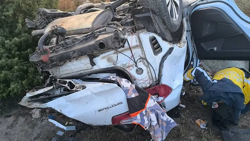 Takla atan otomobil sürücüsü hayatını kaybetti