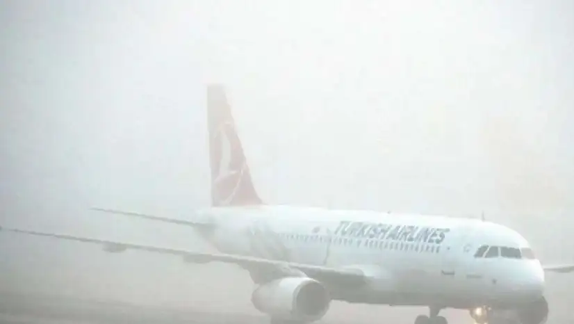 Uçak seferlerine kar yağışı engeli