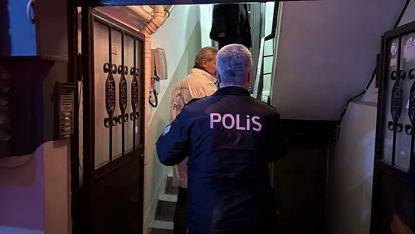 Yaşlı adam apartmanın merdiven boşluğunda ölü bulundu
