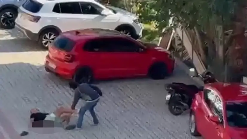 Yaşlı Adamı Sokak Ortasında Defalarca Bıçaklayıp Öldürdü