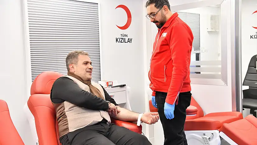 Yeşilyurt Belediyesi personelleri Kızılay'a kan bağışında bulundu