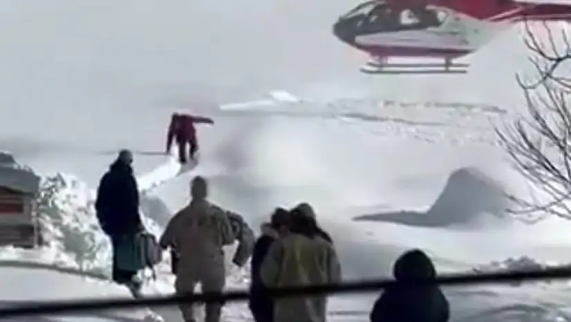 Kar Yolları Kapattı, Umut Gökyüzünden Geldi