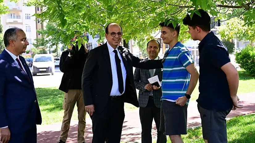 Başkan Geçit, Park Alanlarındaki Yenileme Hizmetlerini İnceledi