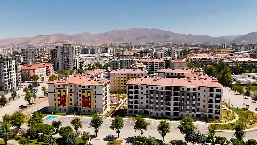 Yakınca'da 1080 Deprem Konutu ve 58 İş Yeri Tamamlandı