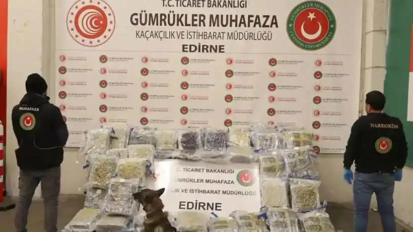886 Kilo Esrar, 200 Kilo Metamfetamin Ele Geçirildi