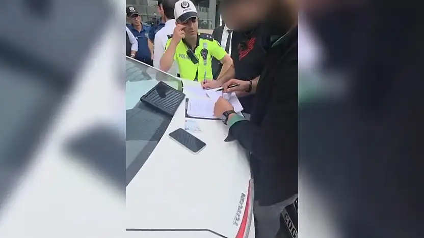 Ambulansa Engel Olan Konvoya Ağır Ceza 3 Araç Trafikten Men Edildi