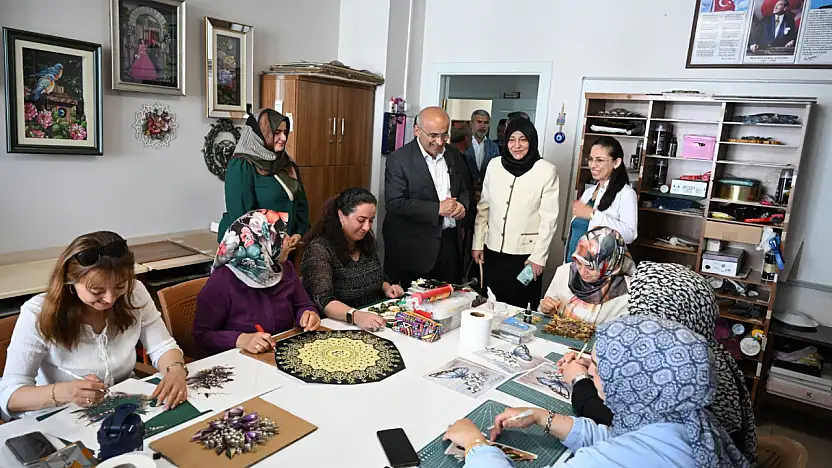Başkan Sami Er ve Eşi Tecde Eğitim Merkezi'nde Annelerle Buluştu