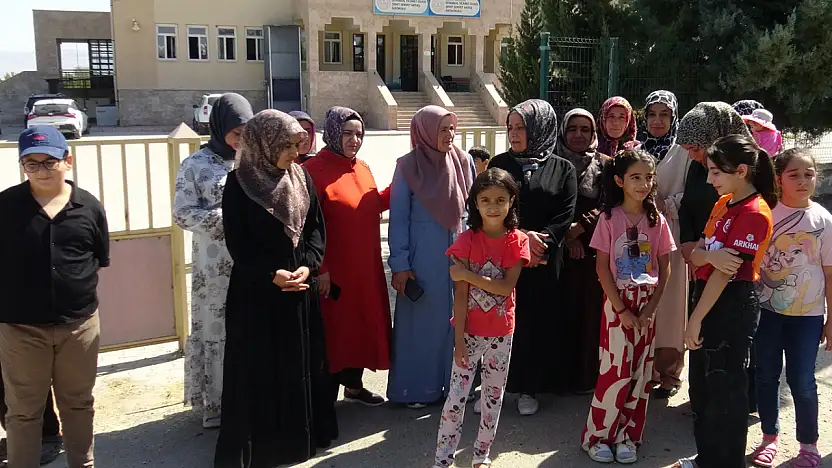 Eğitim Öncesi Kriz Servisler Kaldırıldı Veliler Çaresiz