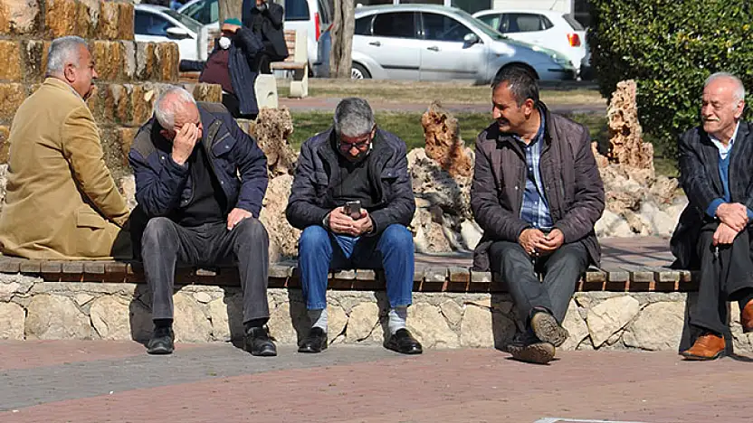 Emekliler Açlık Sınırının Altında Yaşıyor: Meclis'te Vicdan Sınavı