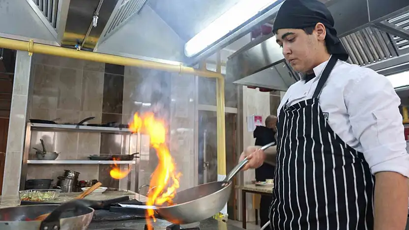 Fabrika gibi lise: Bir yılda 19 milyon ciro