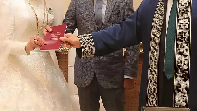 Genç Çiftlere Müjde! Evlilik Kredisi 250 Bin TL'ye Çıkıyor