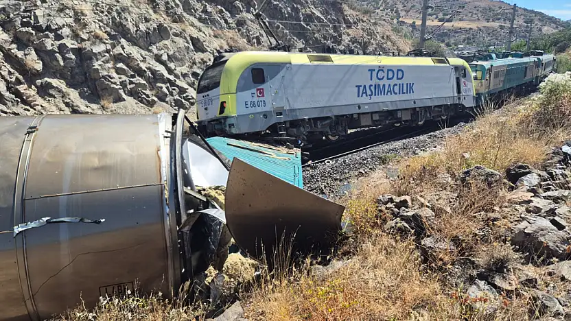 İki Tren Çarpıştı Hasan Çelebi'de Yaralılar Var